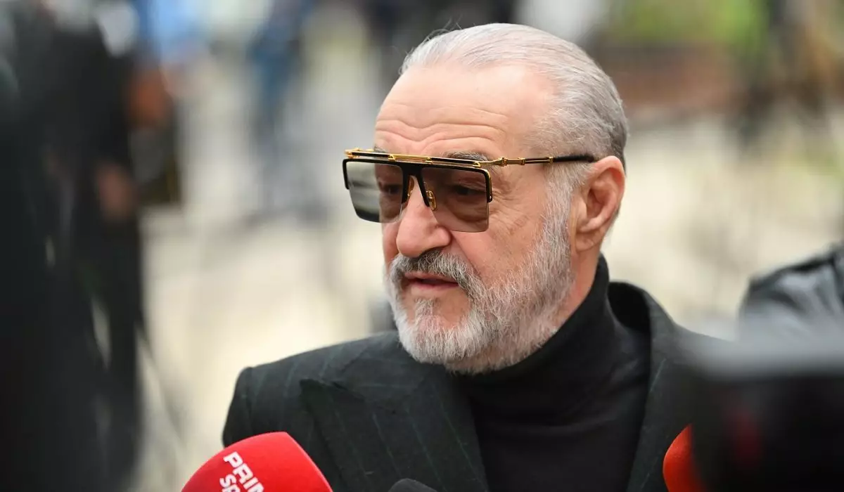 VIDEO EXCLUSIV Răsturnare de situație la FCSB! Anunțul lui Gigi Becali despre Laurențiu Reghecampf: ”Am vorbit cu el acum cinci minute!”